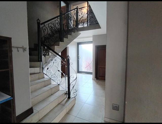 4 BEDROOM HOUSE FOR SALE IN PIERRE VAN RYNEVELD